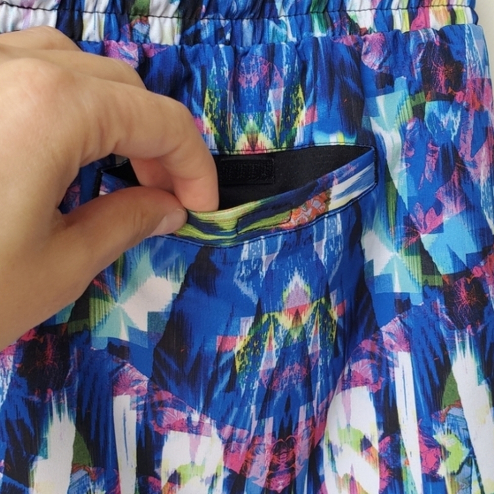 Fabletics Multicolor Shorts - Picture 6 of 6